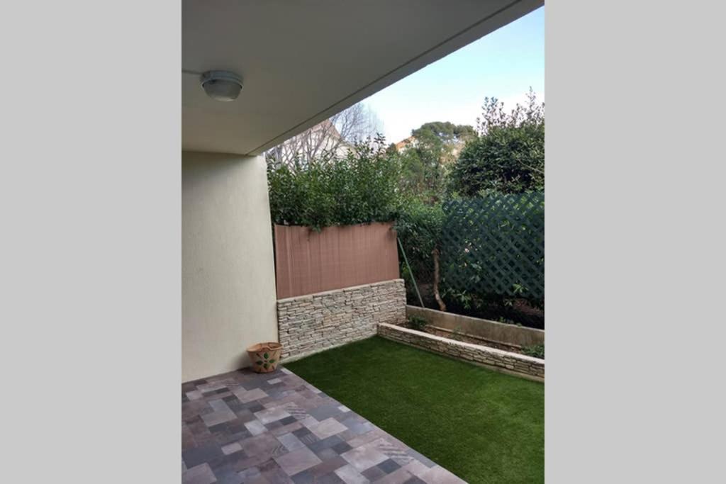 Particulier Loue T3 En Rez De Jardin A 30 Metres De La Avec Un Double Box * La Ciotat