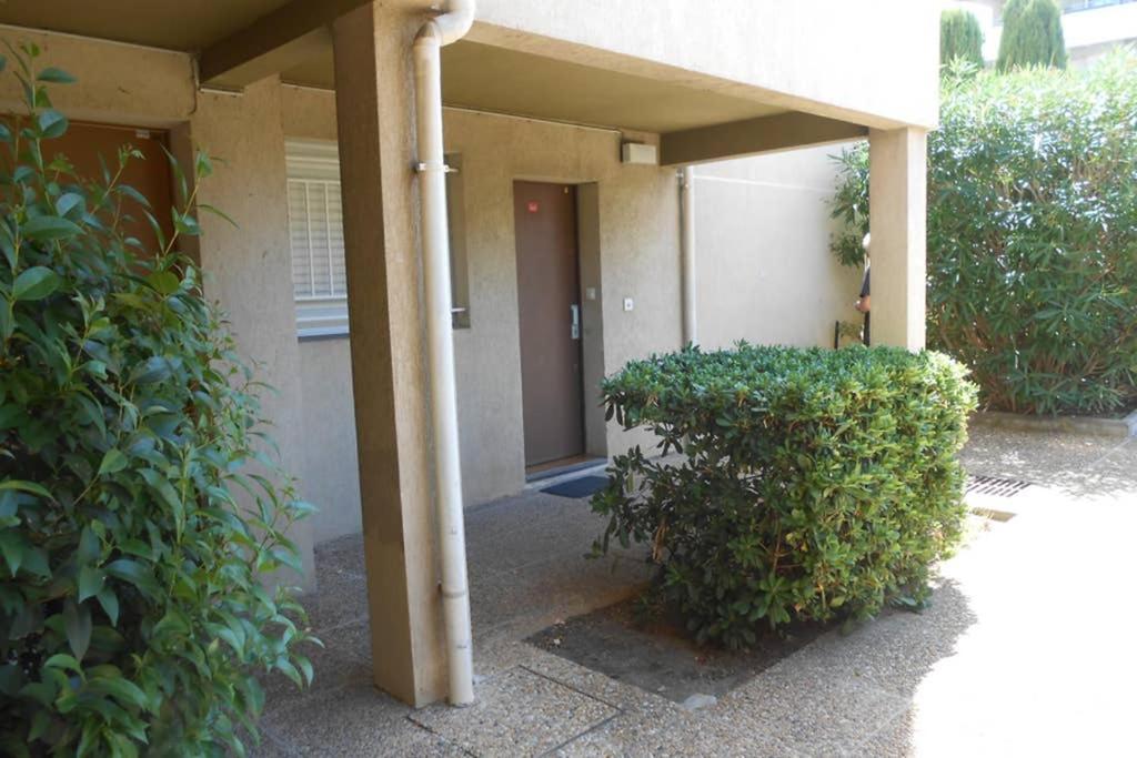 Particulier Loue T3 En Rez De Jardin A 30 Metres De La Avec Un Double Box Apartment